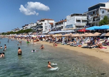 Avşa Adası yaz sezonunda doldu taştı