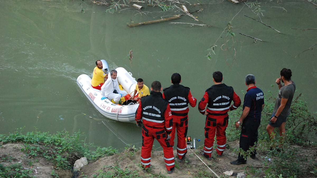Bartın'da ırmakta erkek cesedi bulundu