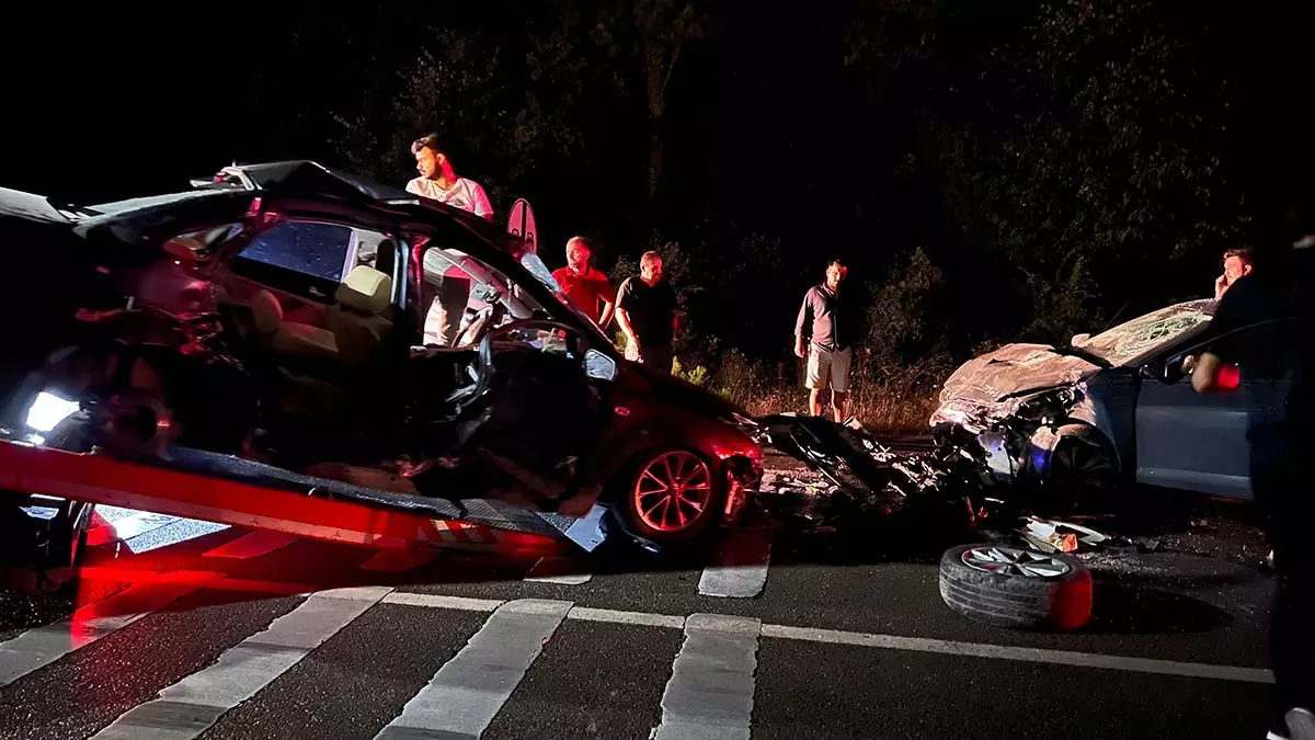 Bartın'da otomobiller çarpıştı: 5 yaralı