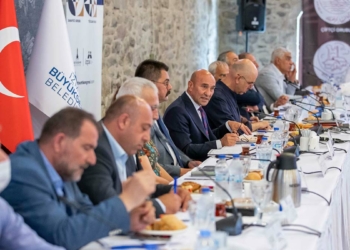 Başkan Soyer tarihi İktisat Kongresi'ne katıldı