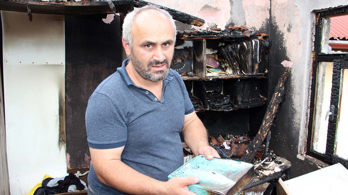 Bebeğin ağlamasıyla yangından kurtuldular