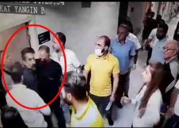 'Beynimde çip var' deyip doktoru tehdit etti