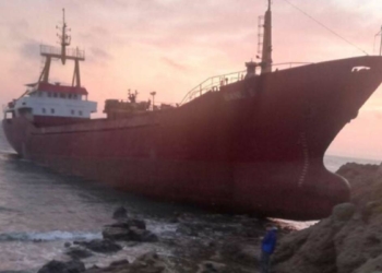 Çanakkale'de kargo gemisi karaya oturdu