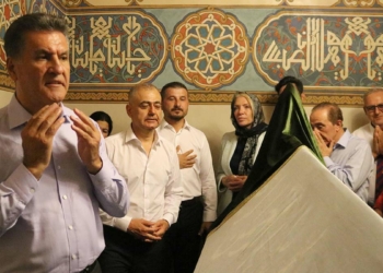 Cemevlerine ibadethane statüsü mutlaka verilmeli