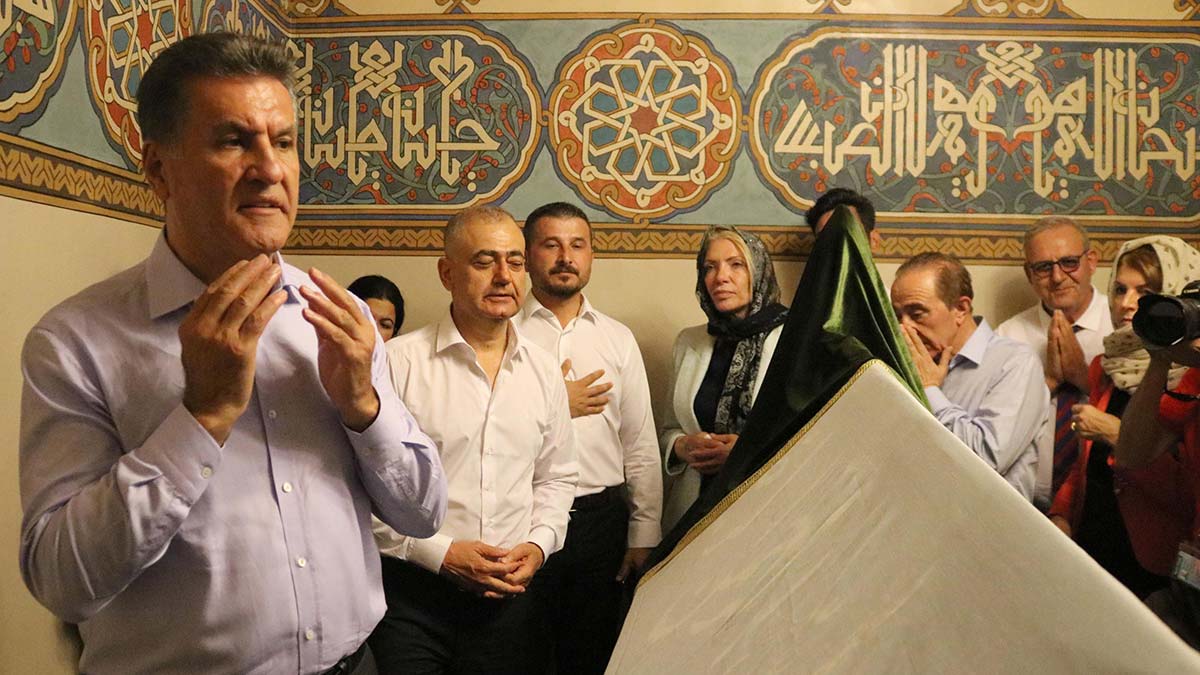 Cemevlerine ibadethane statüsü mutlaka verilmeli