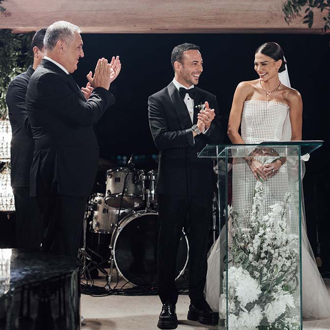 Geçtiğimiz akşam Six Senses Hotel’de organizasyonunu Jovie Events ‘in yaptığı düğün töreniyle Demet Özdemir ve Oğuzhan Koç evlendi!