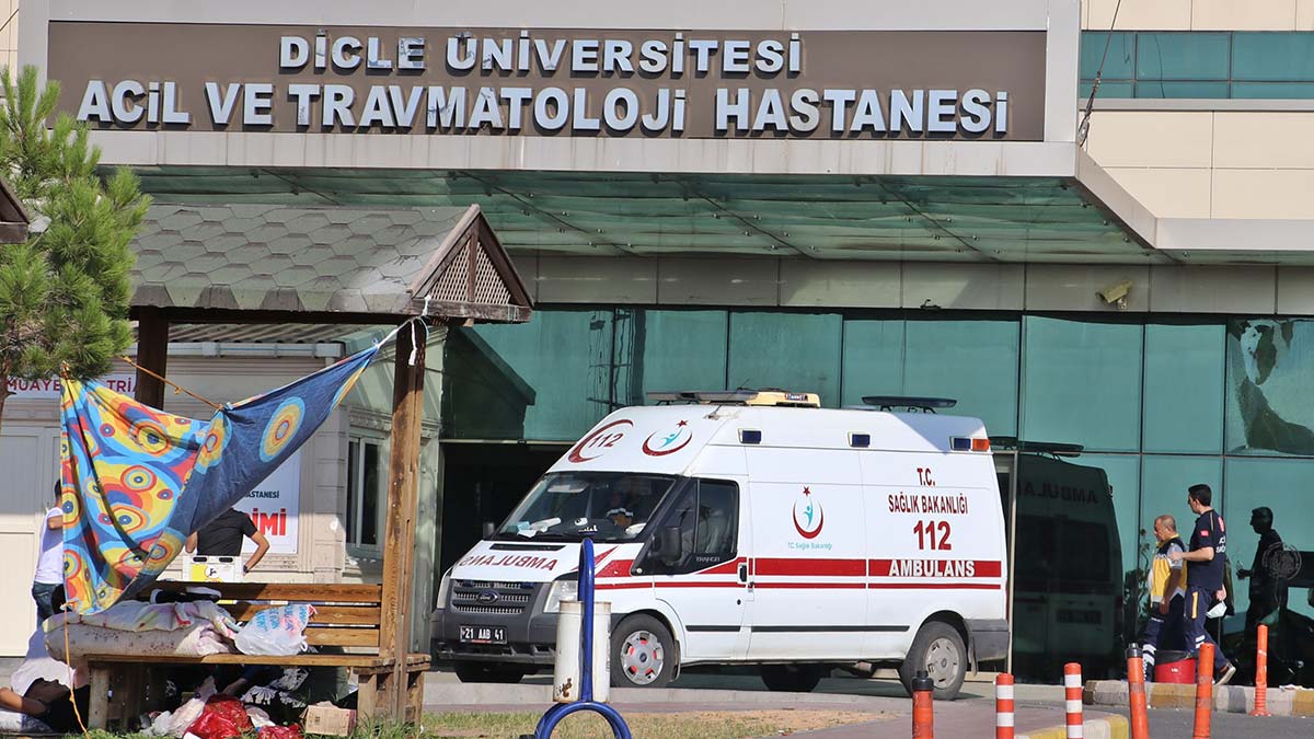 Diyarbakır'da 20 işçi, tarım ilacından zehirlendi