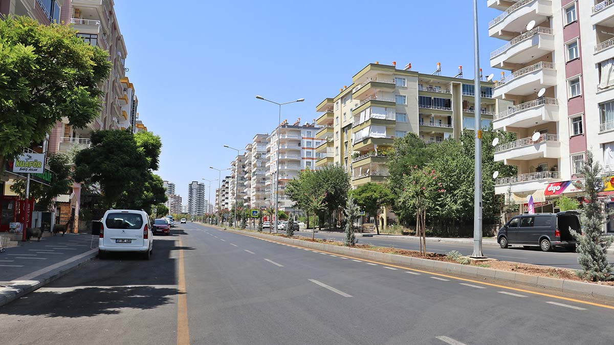 Diyarbakır'da sıcaklar nedeniyle caddeler boşaldı
