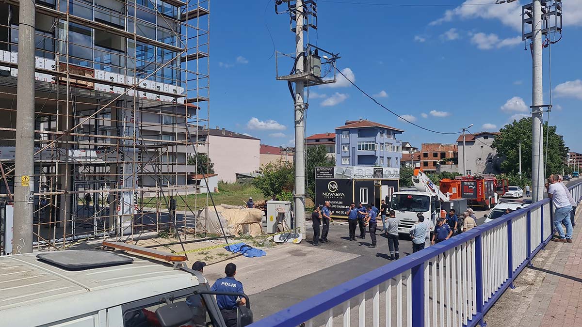 Elektrik akımına kapılan inşaat işçisi öldü
