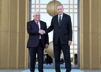 Erdoğan, Filistin Devlet Başkanı'nı törenle karşıladı