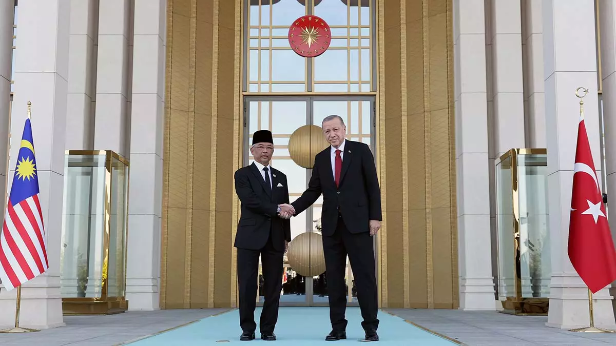 Erdogan malezya kralini resmi torenle karsiladi 1 - politika - haberton