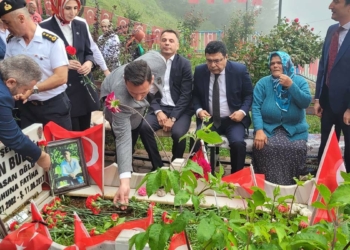 Eren Bülbül kabri başında anıldı