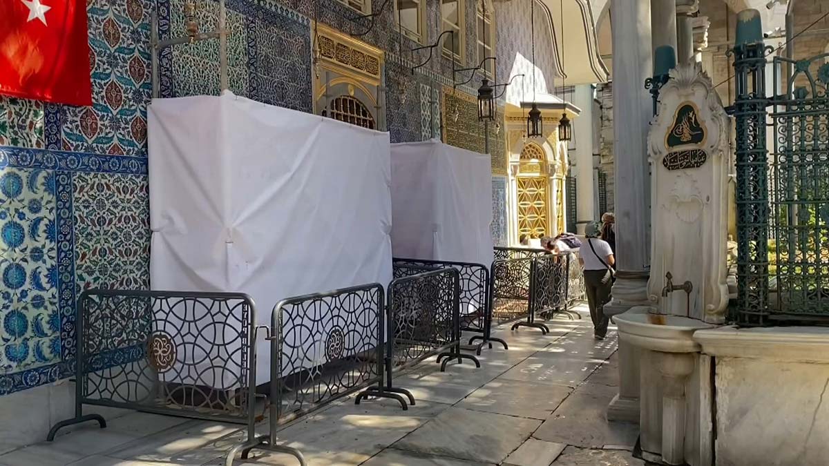 Eyüp Sultan Türbesine saldırı