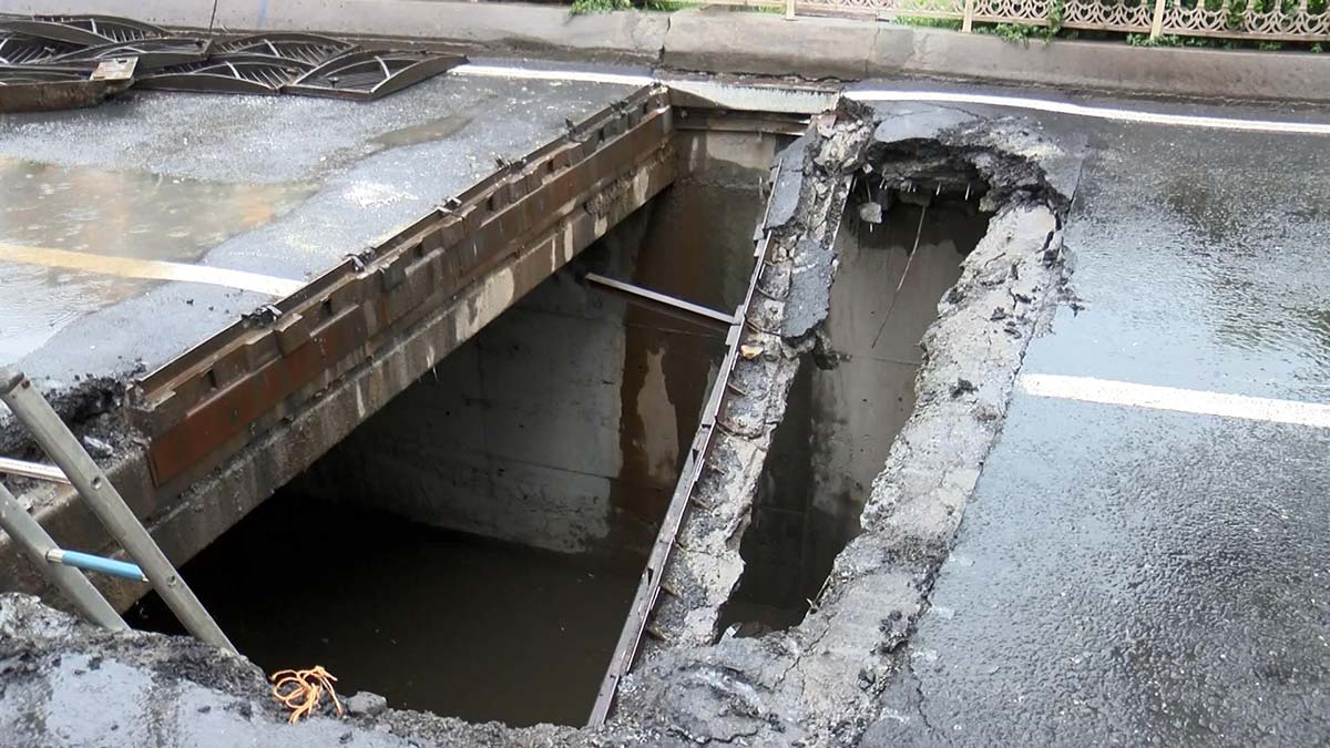 Eyüpsultan'da rögar çöktü 