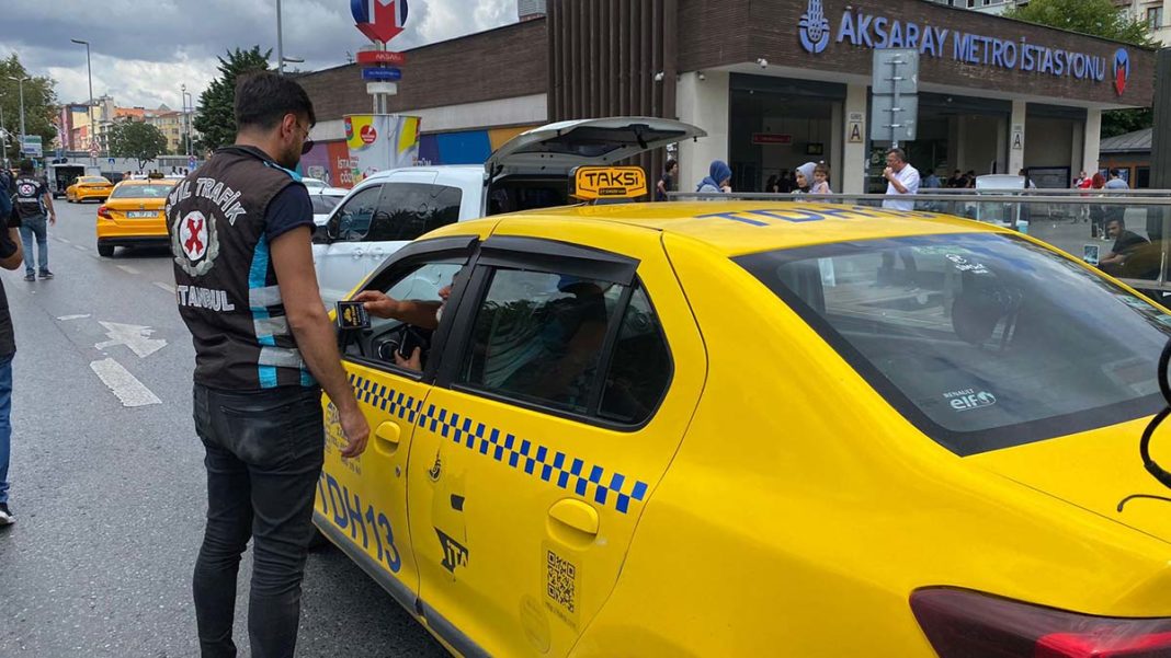 Fatih'te yolcu seçen taksicilere ceza