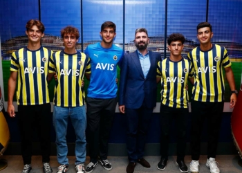 Fenerbahçe 5 oyuncuyla sözleşme imzaladı