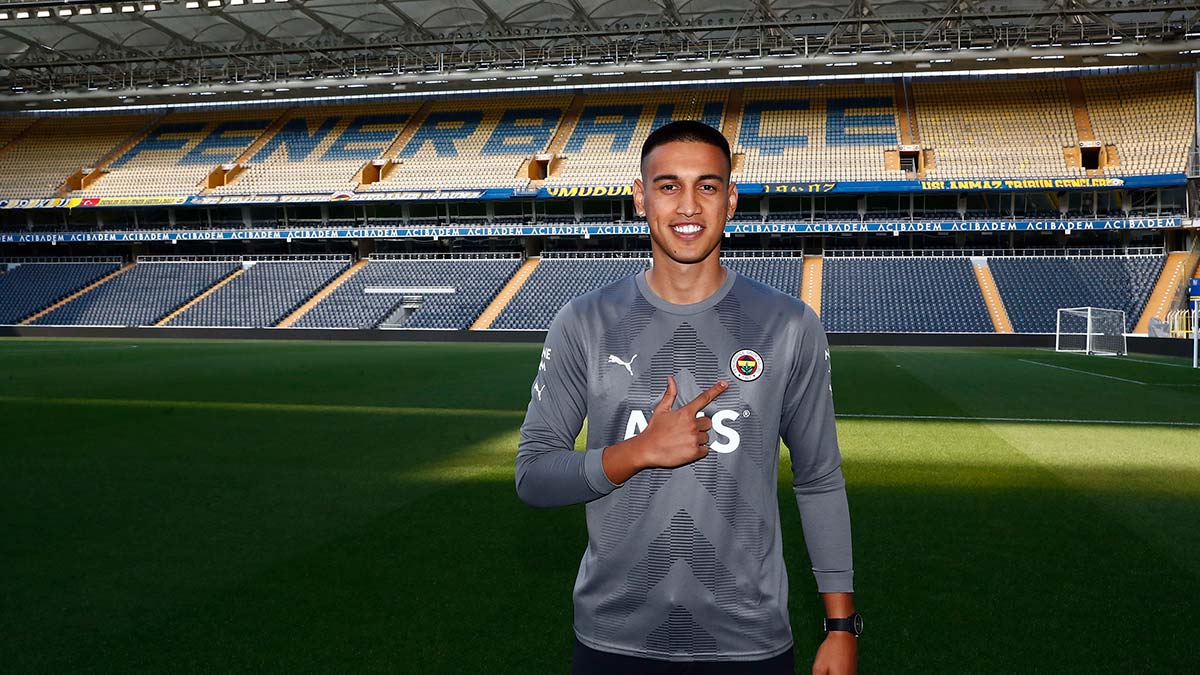 Fenerbahçe, İrfan Can Eğribayat'ı kiraladı