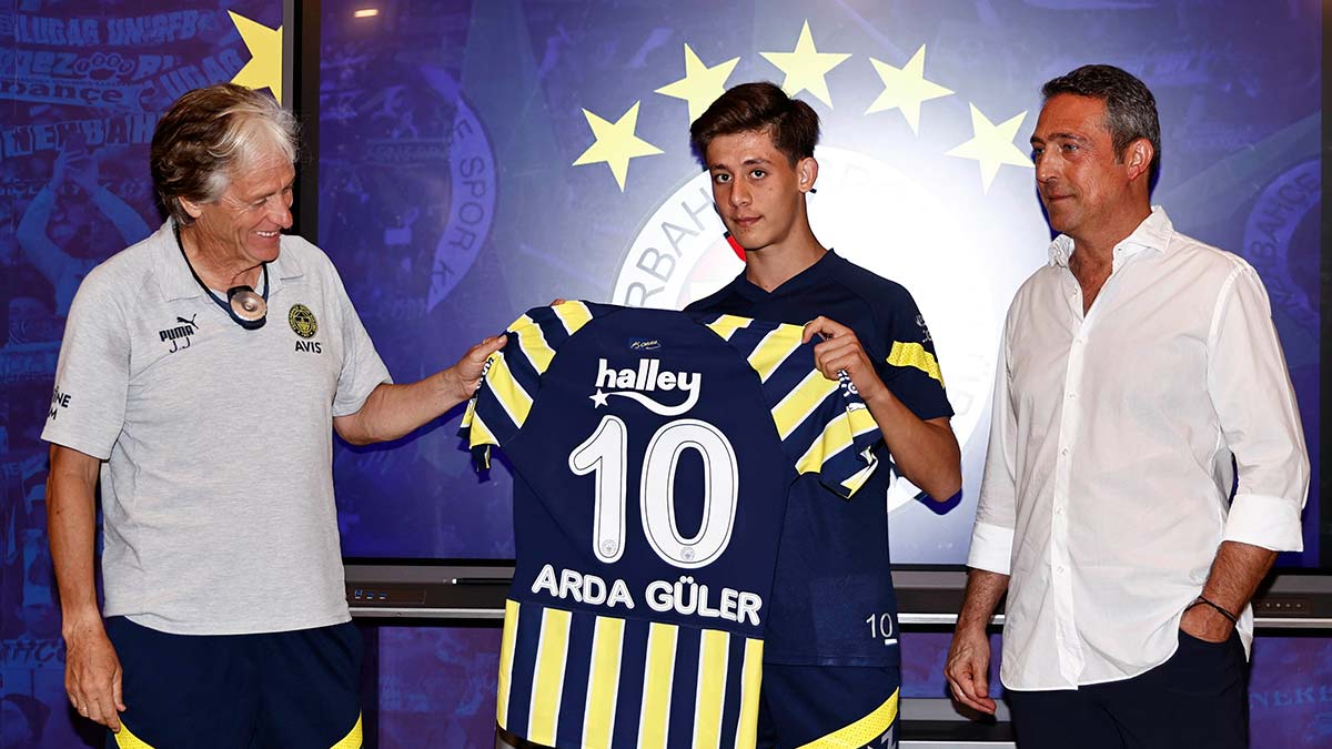 Fenerbahçe'de 10 numaralı forma Arda Güler'in