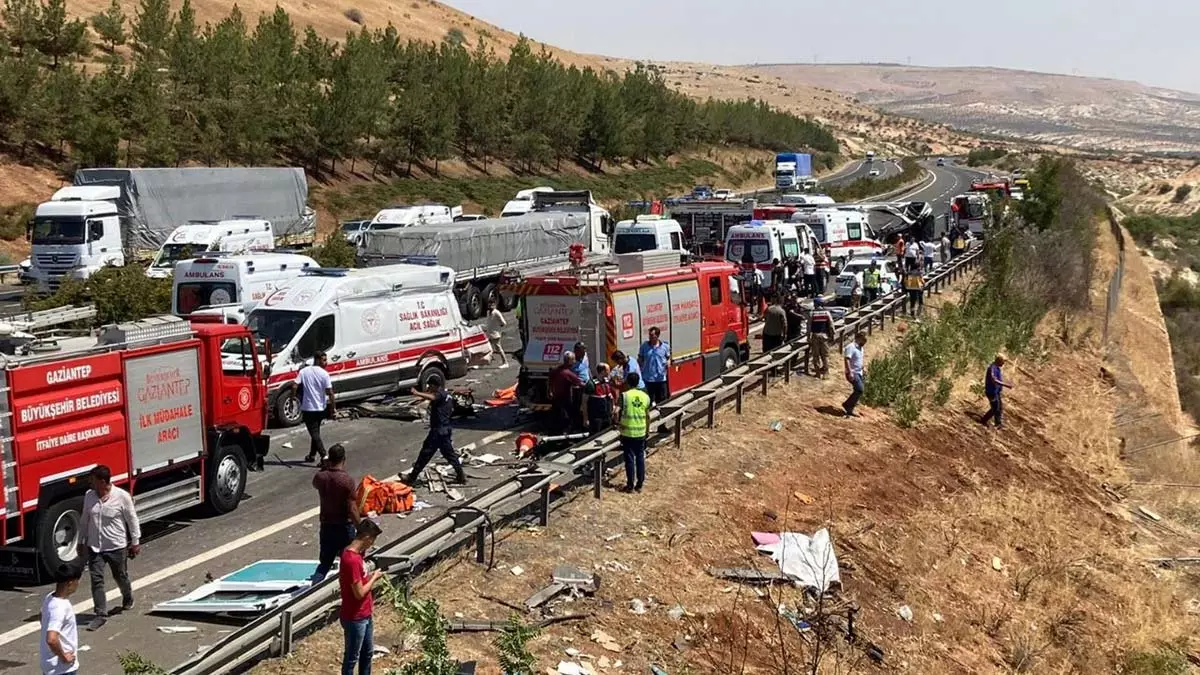 Gaziantep'te zincirleme kaza: 15 ölü, 22 yaralı