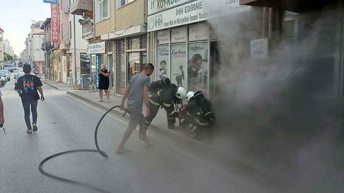 İHH yardım derneği binasında patlama