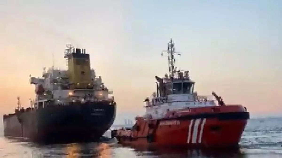 Istanbul bogazinda ariza yapan tanker kurtarildi 1 - yerel haberler - haberton