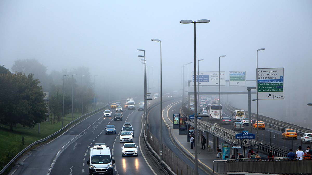 İstanbul'da sis etkili oldu