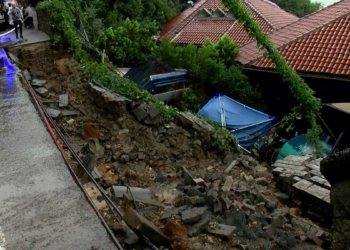 İstinat duvarının altında kalan işçi kurtarıldı
