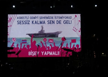 İzmir'de asbestli gemiye konserli tepki