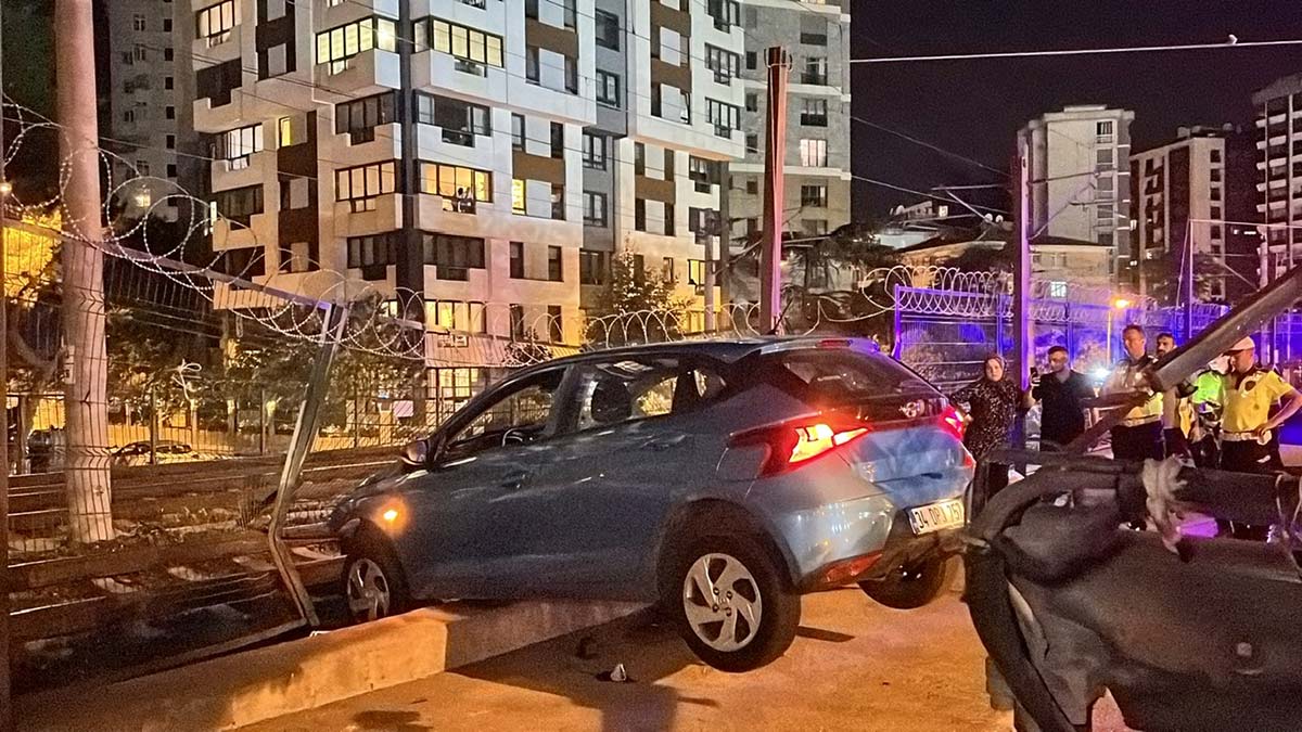 Kadıköy'de otomobil marmaray hattına girdi