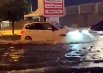 Kapıkule'de sağanak; Araçlar su içinde kaldı