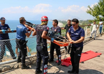 Kayıp olarak aranan Oğuz, falezlerde ölü bulundu