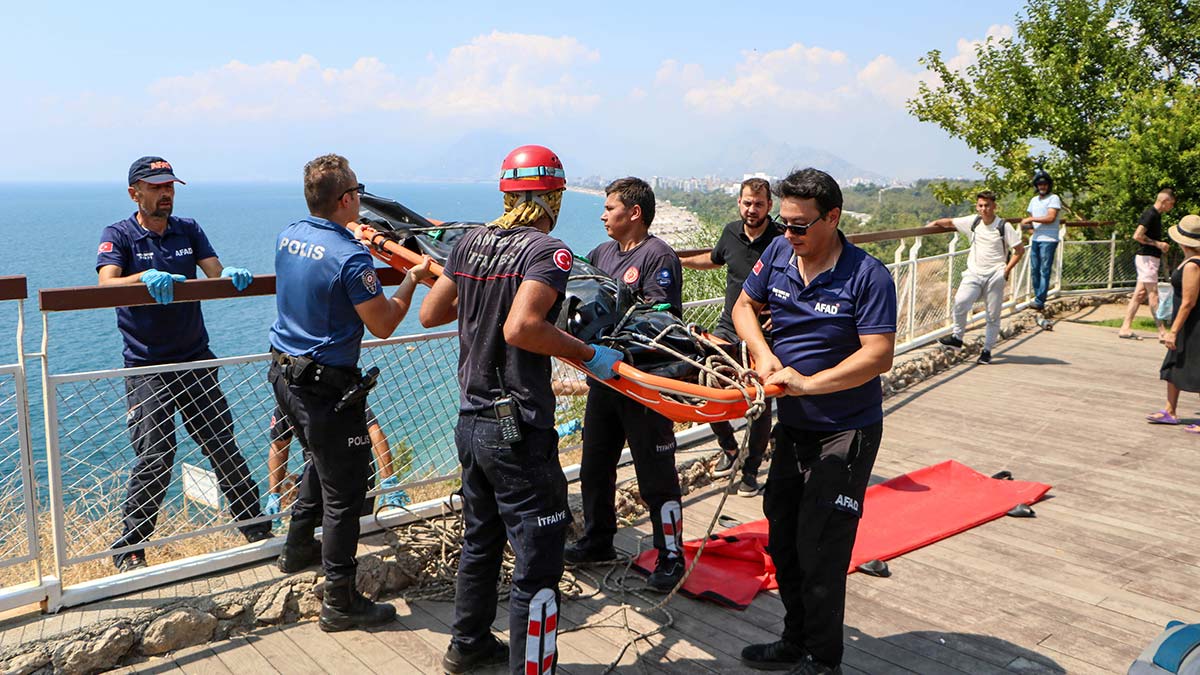 Kayıp olarak aranan Oğuz, falezlerde ölü bulundu