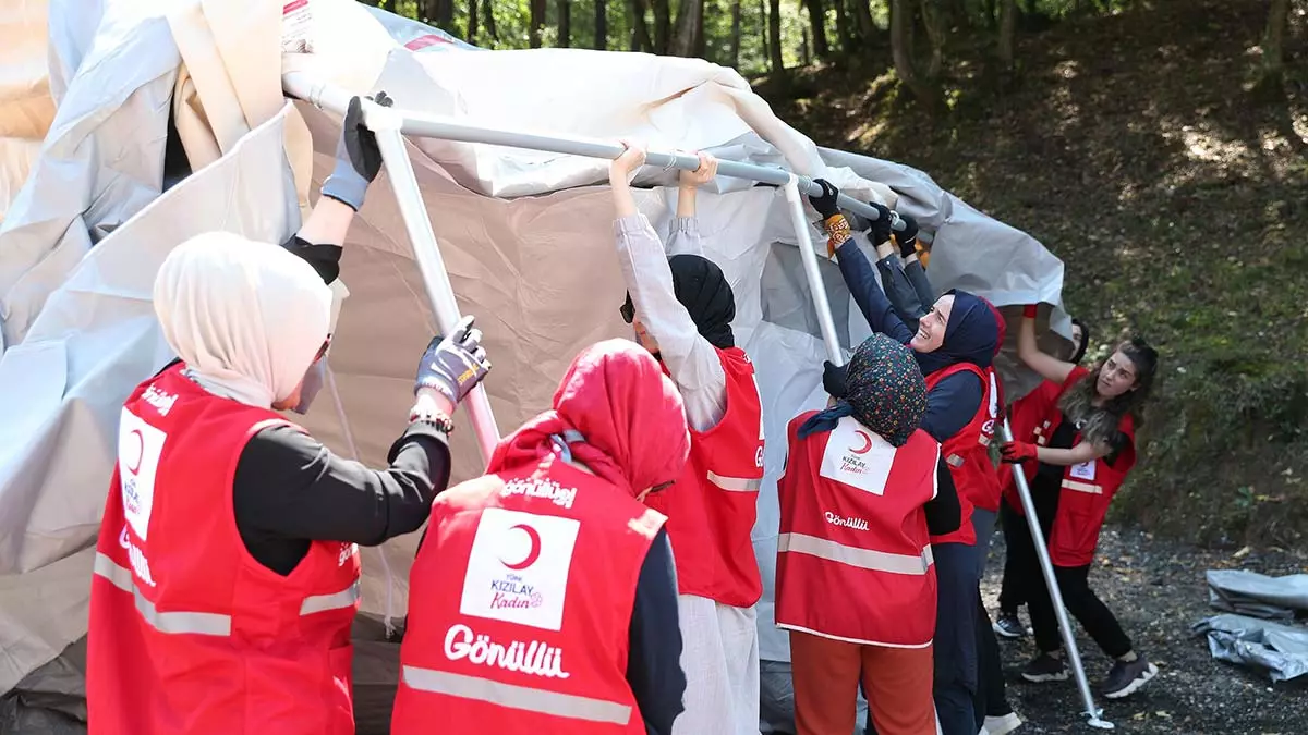 Kizilay kadin afet gonulluleri yetistiriyor 1 - yerel haberler - haberton