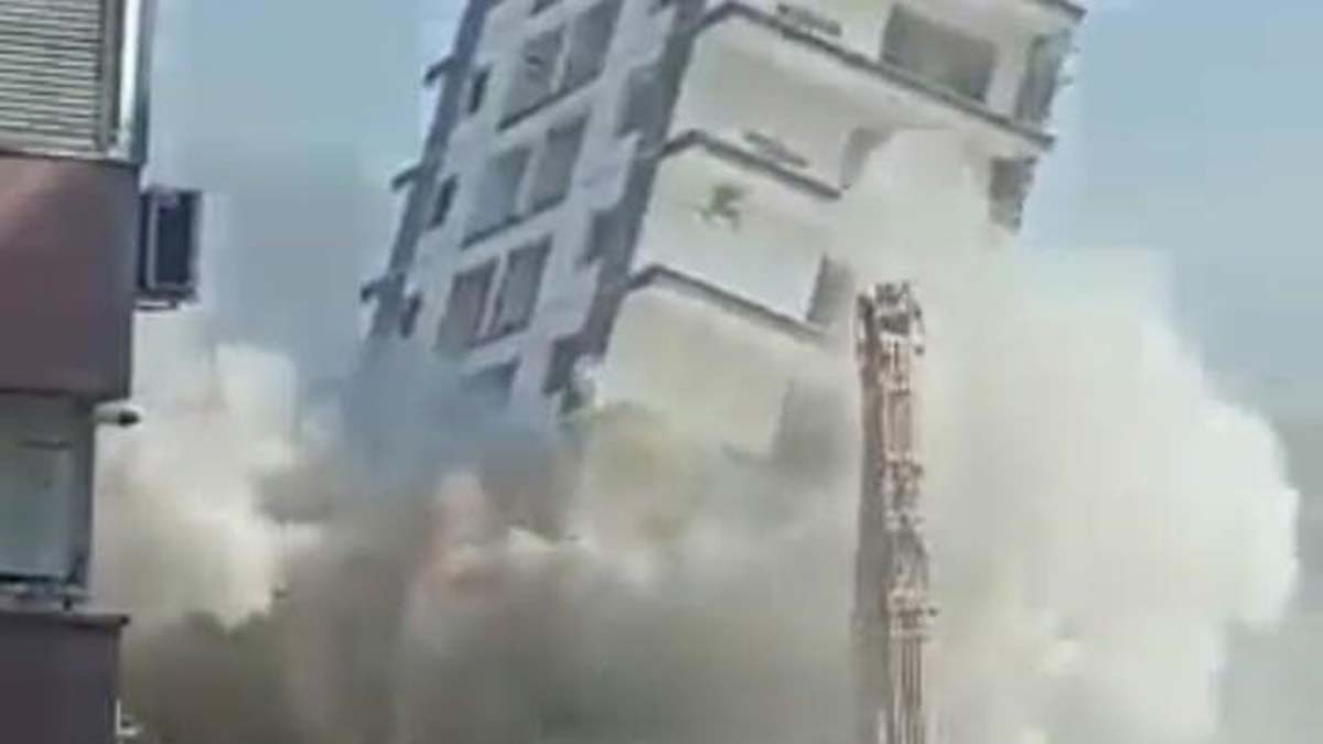 Kontrollü yıkım sırasındaki çökme panik yarattı