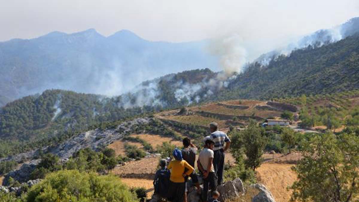 Mersin'de çıkan orman yangını 3'üncü gününde