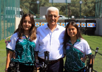 Muğlalı okçu Hazal Burun Avrupa'da yine zirvede