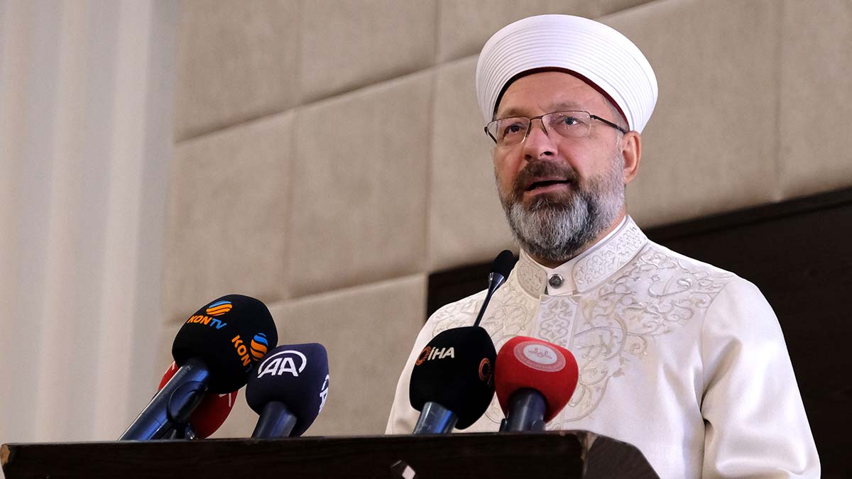 Müslümanların her biri bir yana dağılmış vaziyette