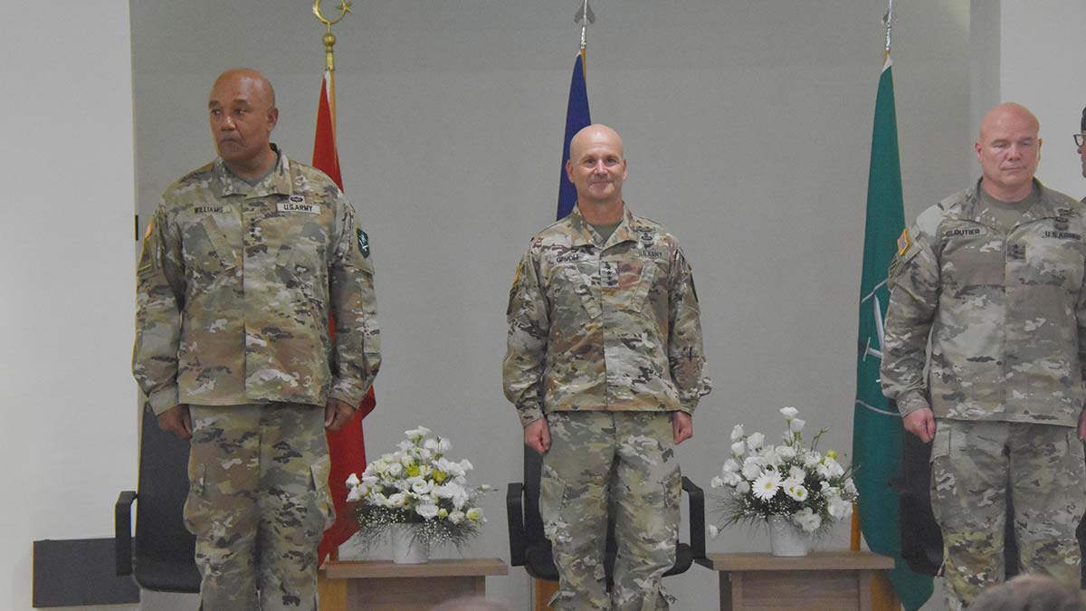 NATO Müttefik Kara Komutanlığı'nda devir teslim töreni