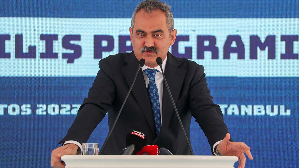 Özer, müfredata yeni eklenen dersi açıkladı