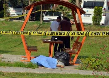 Parktaki kameriyede ölü bulundu