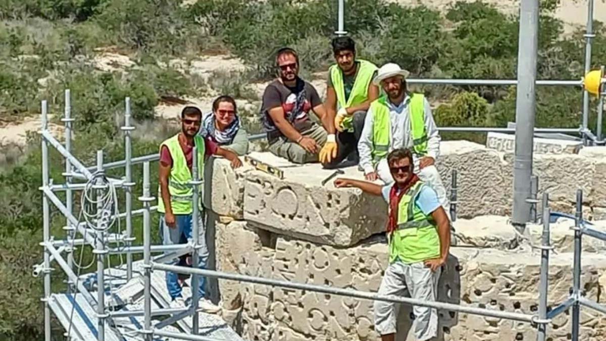 Patara Deniz Feneri'nin anıtsal yazıtı yerini aldı