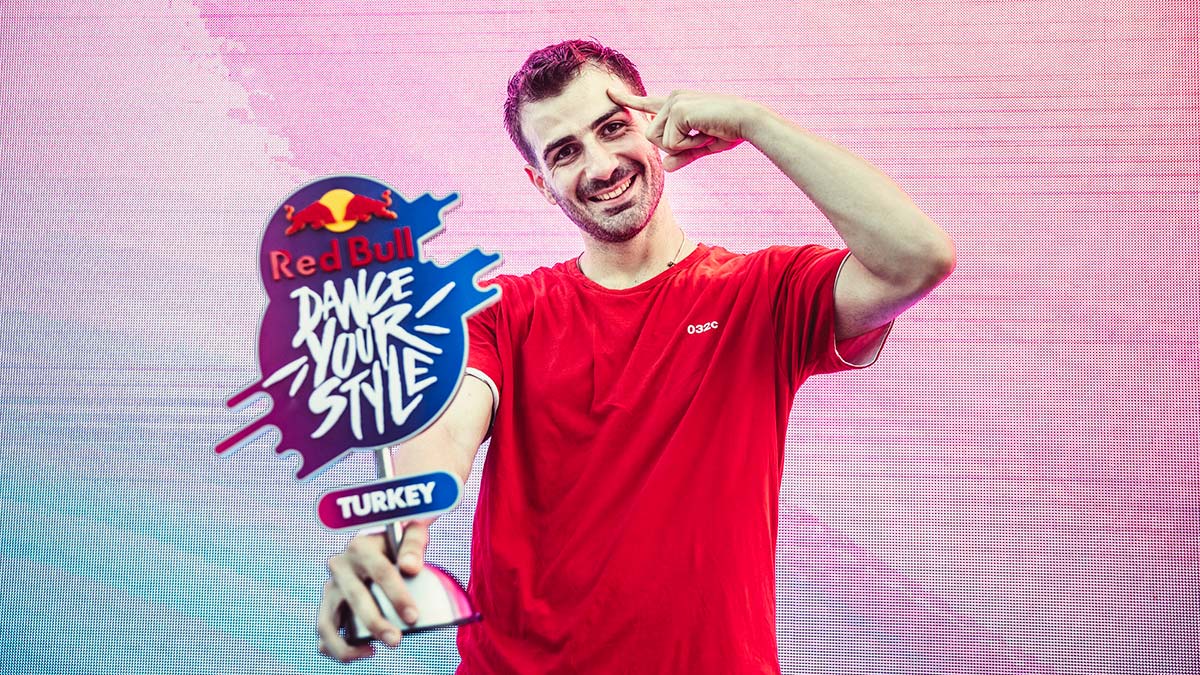 'Red Bull Dance Your Style' İzmir'de devam ediyor