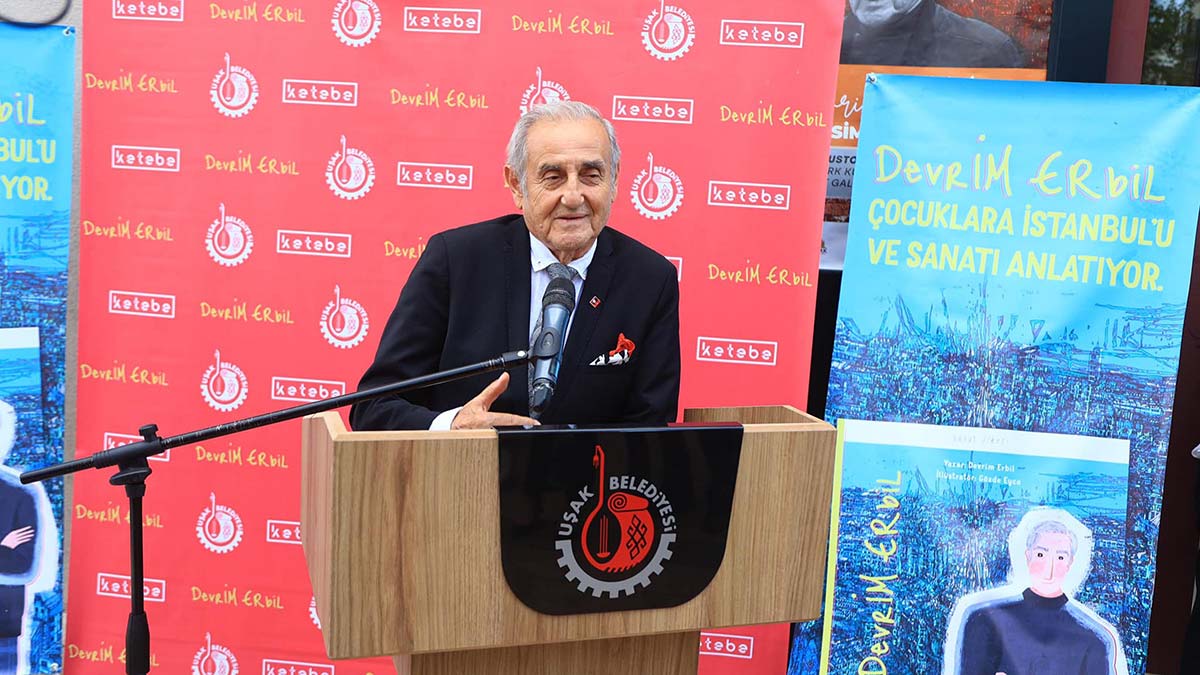 Ressam Devrim Erbil, Uşak'ta sevenleriyle buluştu 