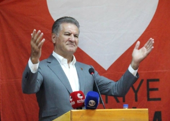 Sarıgül'den Ardahan Cezaevi önünde 'af' çağrısı