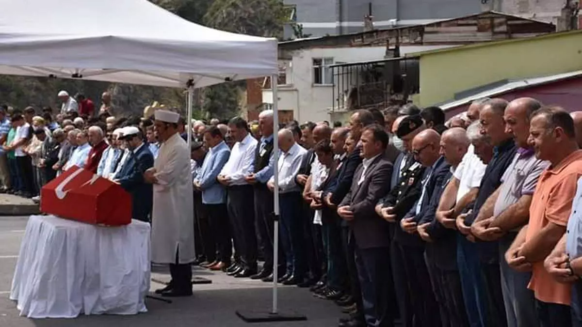 Sehit bekci oltan koca topraga verildi 1 - yerel haberler - haberton