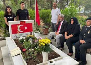 Şehit Ferhat Gedik, mezarı başında anıldı