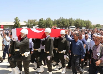 Şehit Teğmen Ömer Bağra toprağa verildi