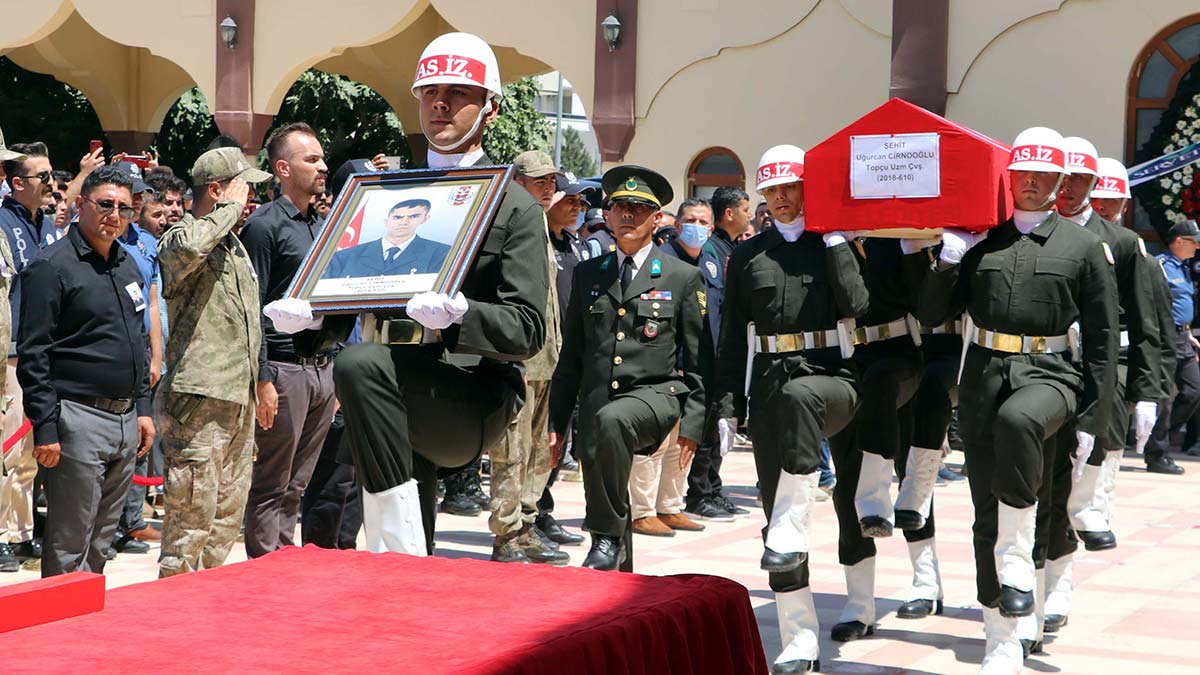 Şehit Uğurcan Cirnooğlu son yolculuğuna uğurlandı