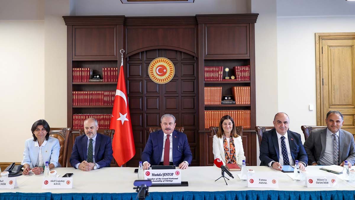 Şentop'tan 'Uygur Türkleri' mesajı