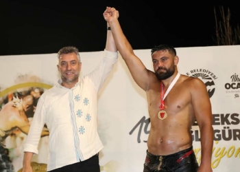 Şile Yağlı Güreşleri'nde başpehlivan Mustafa Taş oldu